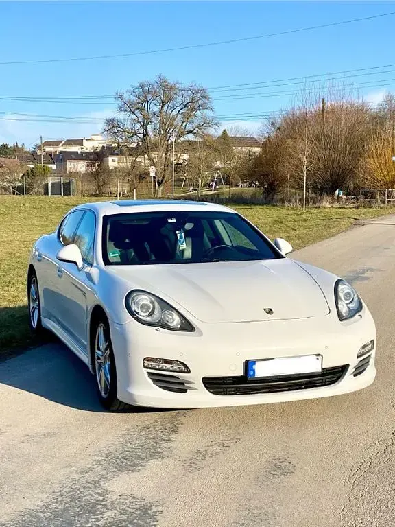 Gebraucht Porsche Panamera Sport 299 PS (219 kW) 2011 Weiß Kleinwagen