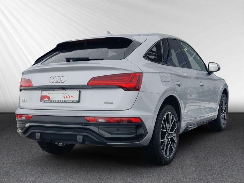 Gebraucht Audi Q5 Ambiente 204 PS (150 kW) 2022 Florettsilber (metallic) SUV