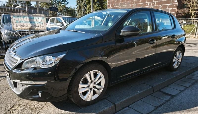 Gebraucht Peugeot 308 Active 131 PS (96 kW) 2014 Schwarz Limousine