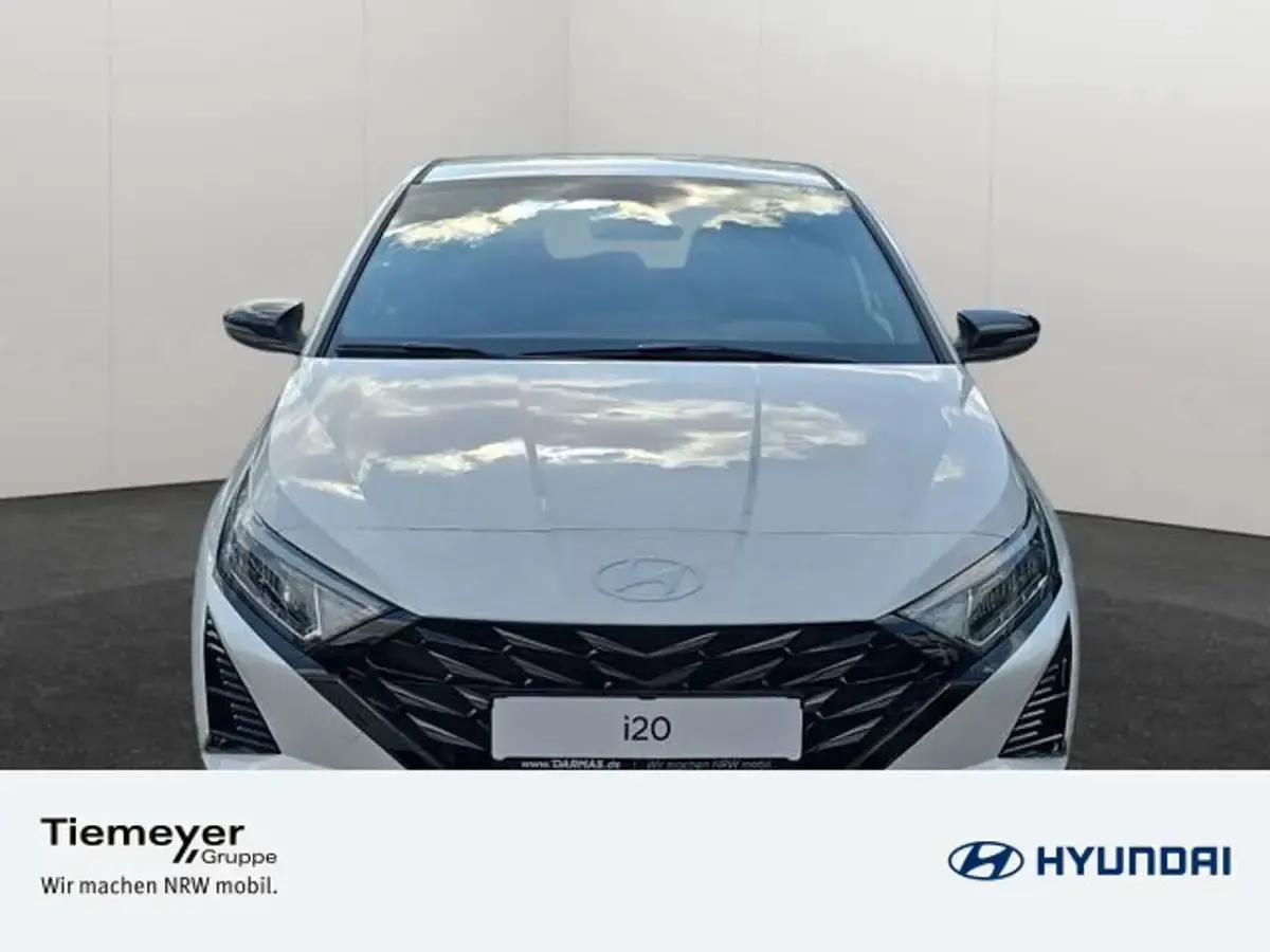 Neu Hyundai i20 Blackline 90 PS (66 kW) 2025 Weiß Kleinwagen