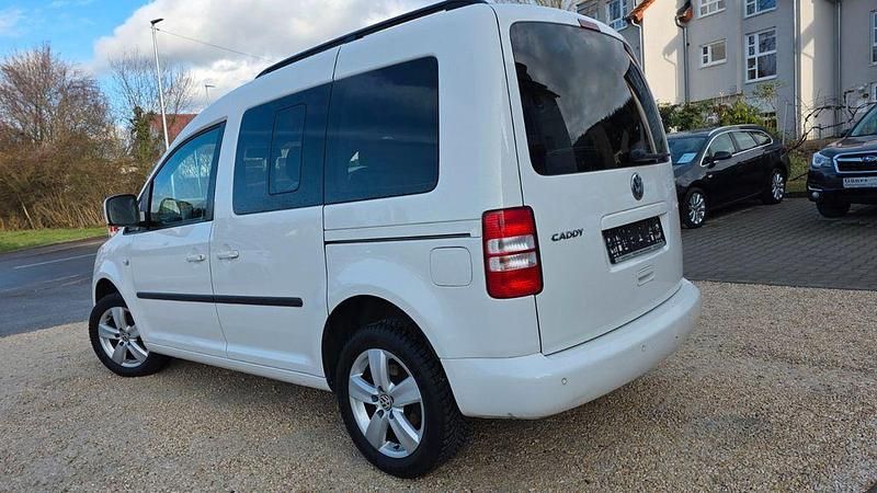 Gebraucht VW Caddy Family 86 PS (63 kW) 2015 Weiß Van / Kleinbus