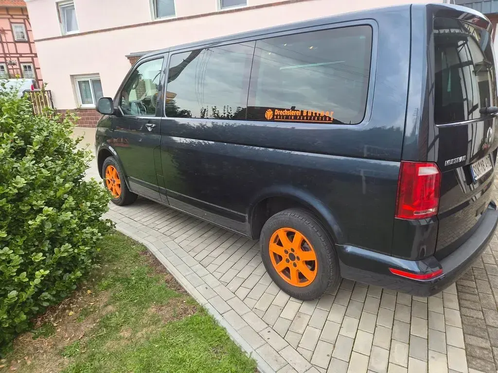 Gebraucht VW Multivan 150 PS (110 kW) 2015 Blau Van / Kleinbus