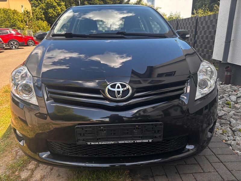 Schwarz Gebraucht 2011 Toyota Auris Limousine | 5.950 € - Bild 1/4