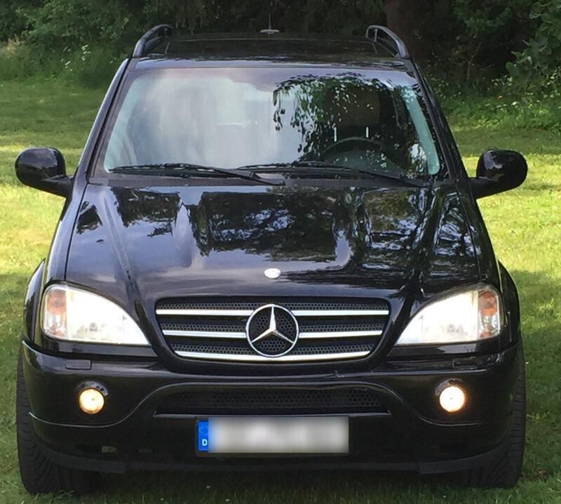 Schwarz Gebraucht 2000 Mercedes ML55 AMG AMG SUV | 5.999 € - Bild 1/4