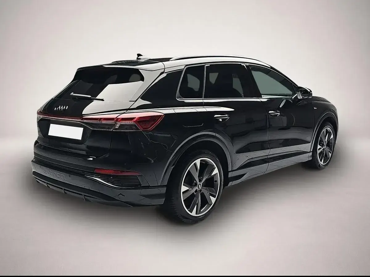 Gebraucht Audi Q4 e-tron S-Line 210 kW (286 PS) 2025 Manufacturer SUV