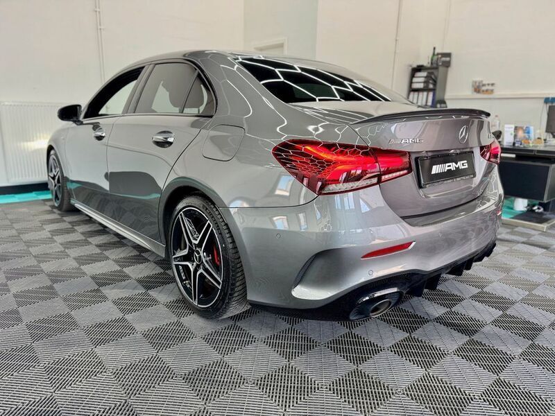 Grau Gebraucht 2021 Mercedes A35 AMG AMG Limousine | 34.800 € (Guter Preis) - Bild 1/4