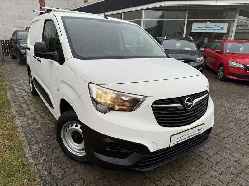Jade weiss/arktis weiss Gebraucht 2020 Opel Combo Selection Van / Kleinbus | 12.990 € (Guter Preis) - Bild 1/4