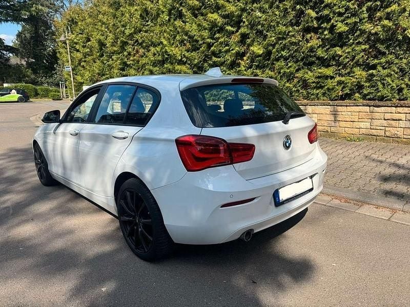 Gebraucht BMW 116 Advantage 109 PS (80 kW) 2016 Weiß Kleinwagen