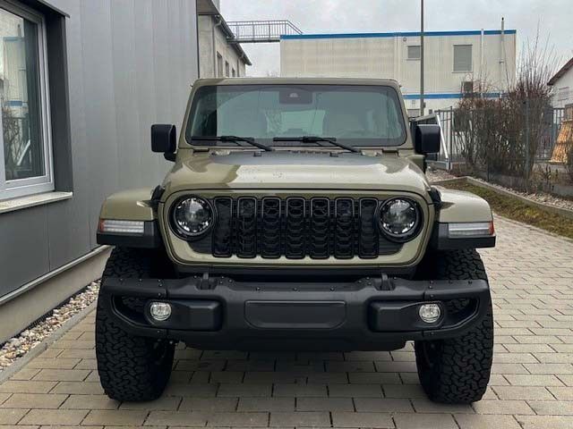 Neu Jeep Wrangler 381 PS (280 kW) 2025 Grün SUV