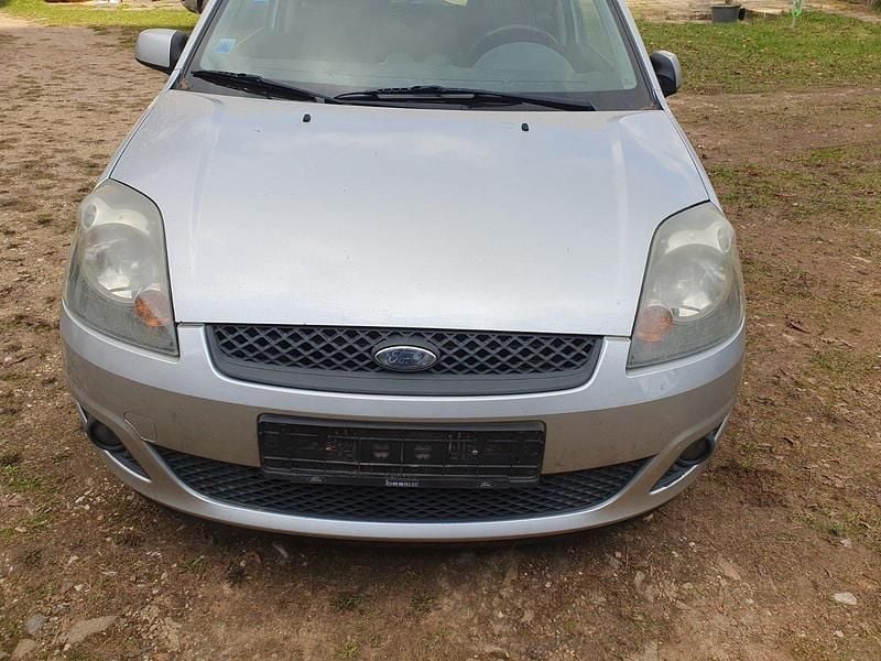 Gebraucht Ford Fiesta 80 PS (58 kW) 2006 Silber Kleinwagen