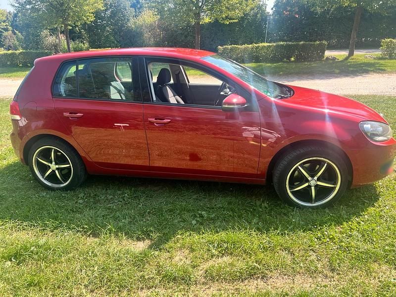 Gebraucht VW Golf 90 PS (66 kW) 2009 Rot Coupé