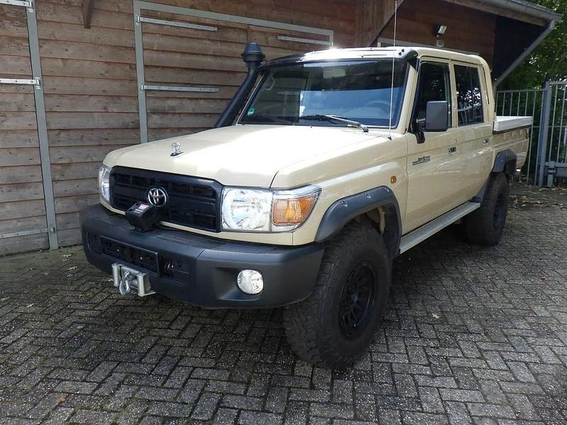 Beige Gebraucht 2022 Toyota Land Cruiser SUV | 84.095 € (Superpreis) - Bild 1/4