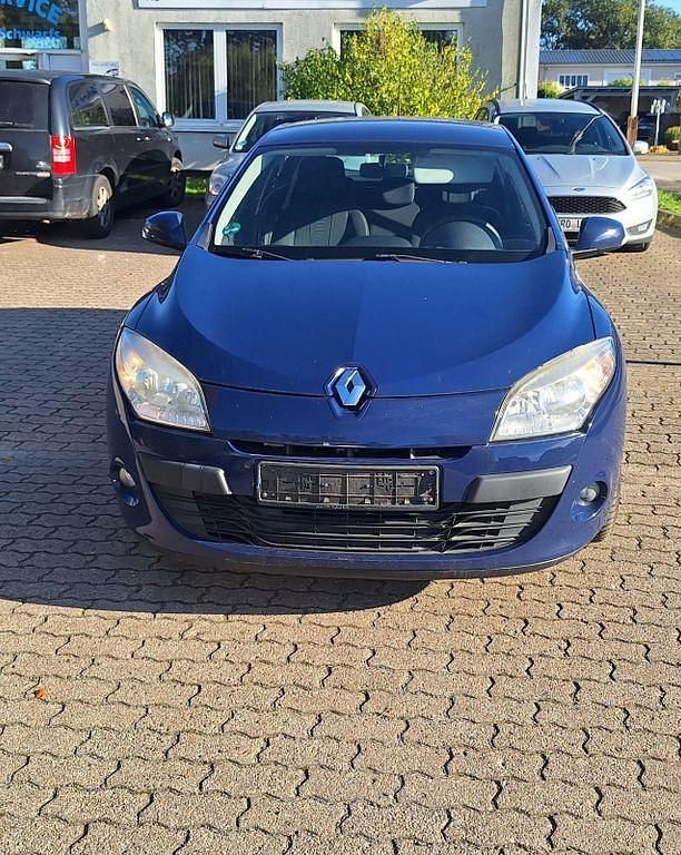 Usata Renault Mégane Expression 101 CV (74 kW) 2011 Blu Berlina