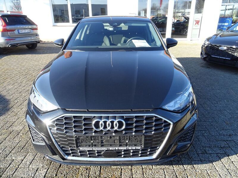 Schwarz Gebraucht 2024 Audi A3 Sportback S-Line Limousine | 23.990 € (Fairer Preis) - Bild 1/4