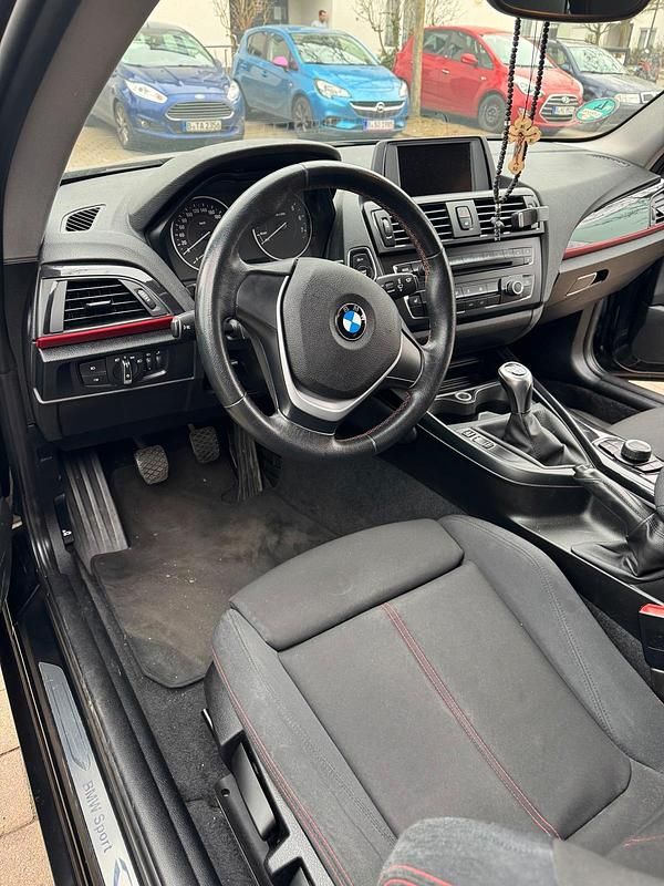 Gebraucht BMW 116 130 PS (95 kW) 2014 Schwarz Kleinwagen