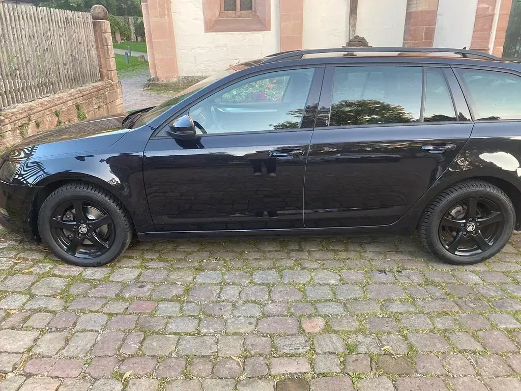 Usata Skoda Octavia Ambition 150 CV (110 kW) 2019 Nero Station wagon
