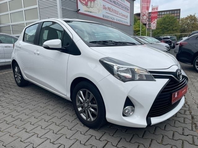 Gebraucht Toyota Yaris 69 PS (50 kW) 2016 Weiß Kleinwagen