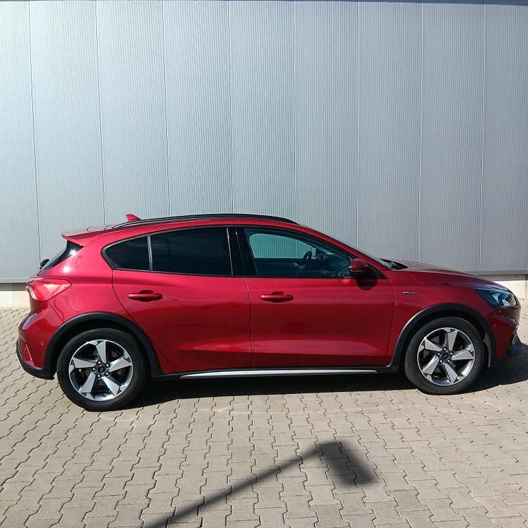 Gebraucht Ford Focus Active 125 PS (91 kW) 2019 Rot Limousine