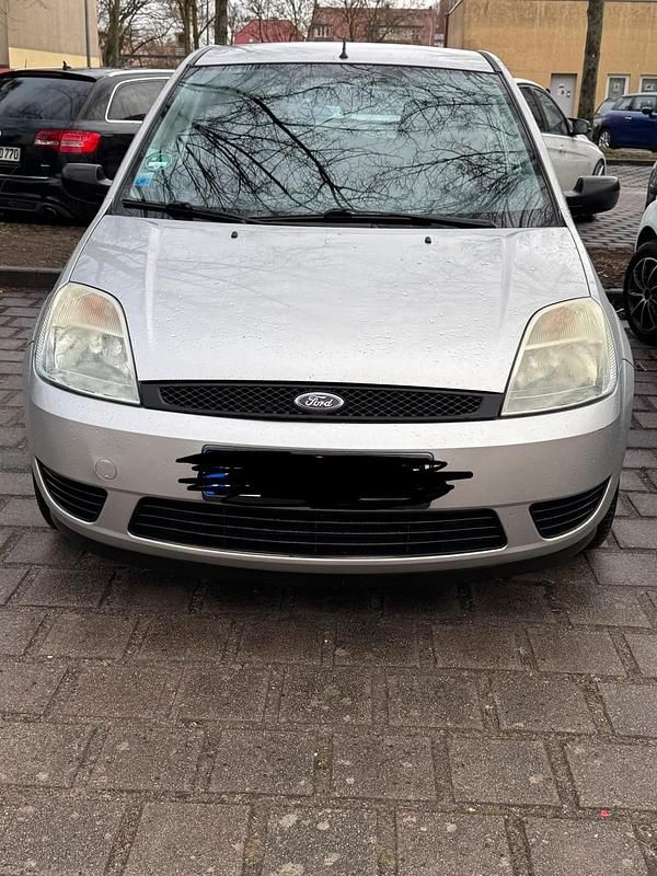 Gebraucht Ford Fiesta 70 PS (51 kW) 2005 Silber Kleinwagen