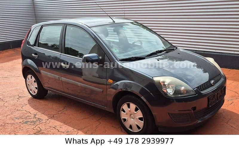 Grau Gebraucht 2007 Ford Fiesta Fun X Kleinwagen | 650 € - Bild 1/4