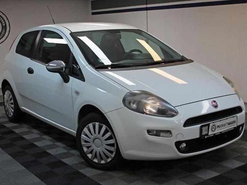 Gebraucht Fiat Punto Pop 69 PS (50 kW) 2015 Weiß Limousine