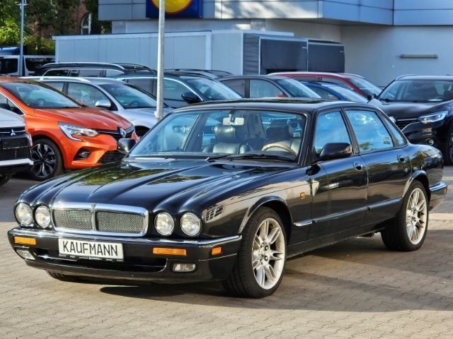 Schwarz Gebraucht 1997 Jaguar XJ6 Limousine | 5.980 € - Bild 1/4