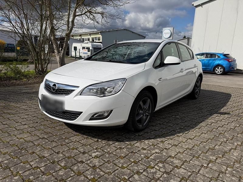 Gebraucht Opel Astra Edition 90 PS (66 kW) 2012 Weiß Kombi