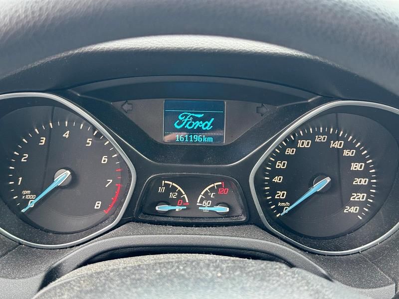 Gebraucht Ford Focus 101 PS (74 kW) 2014 Schwarz Kombi