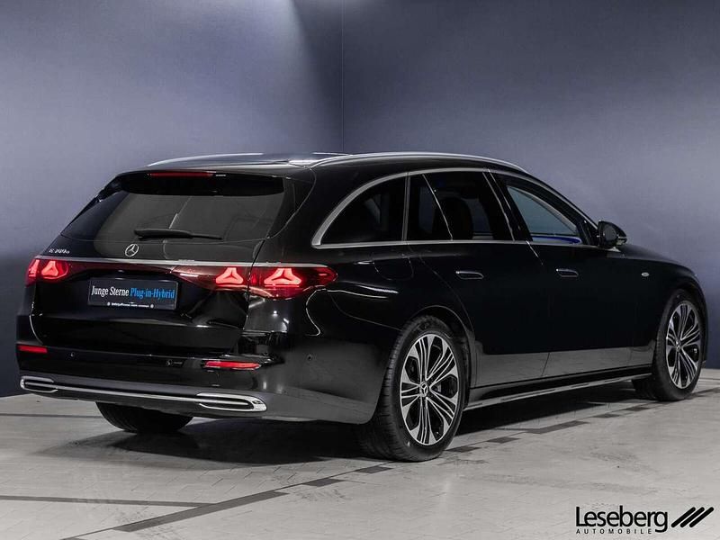 Gebraucht Mercedes E300 Avantgarde 313 PS (230 kW) 2025 Obsidianschwarz Kombi