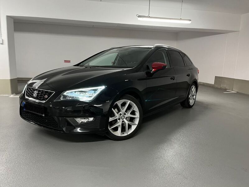 Schwarz Gebraucht 2016 Seat Leon ST FR Kombi | 10.000 € (Guter Preis) - Bild 1/4