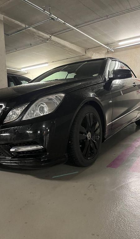 Gebraucht Mercedes E350 Avantgarde 265 PS (194 kW) 2012 Schwarz Cabrio