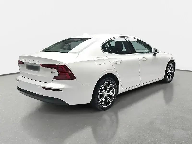Gebraucht Volvo S60 Core 197 PS (144 kW) 2024 Christal white metallic Limousine