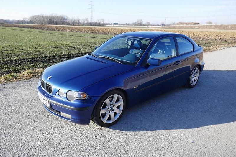Blau Gebraucht 2001 BMW 325 Sport Line Limousine | 3.750 € (Guter Preis) - Bild 1/4
