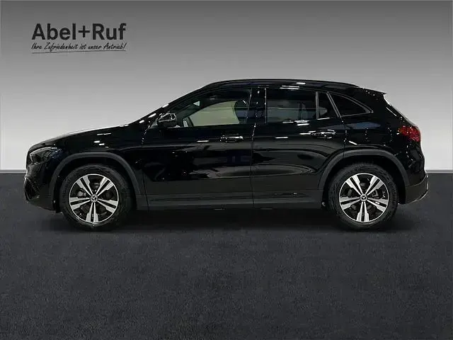 Gebraucht Mercedes GLA200 Progressive 163 PS (119 kW) 2026 SUV