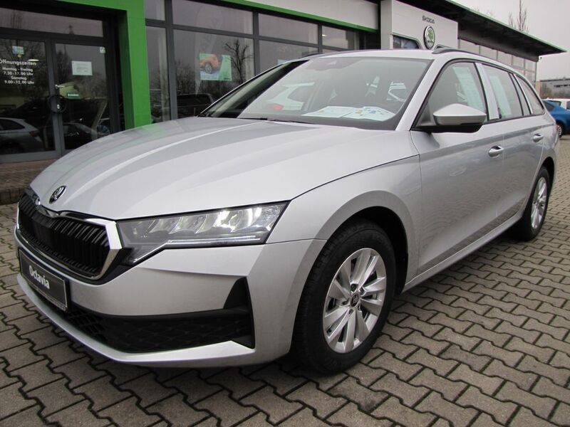 Silber Neu 2024 Skoda Octavia Essence Kombi | 28.990 € (Fairer Preis) - Bild 1/4