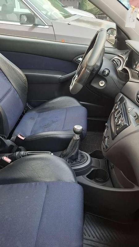 Gebraucht Ford Focus ST 173 PS (127 kW) 2002 Schwarz Limousine