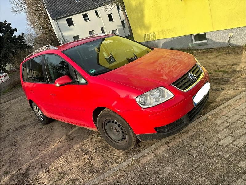 Rot Gebraucht 2006 VW Touran Van / Kleinbus | 1.200 € (Superpreis) - Bild 1/4