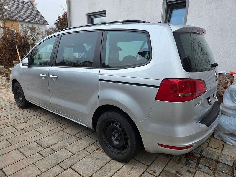 Gebraucht VW Sharan Trendline 150 PS (110 kW) 2011 Silber Van / Kleinbus