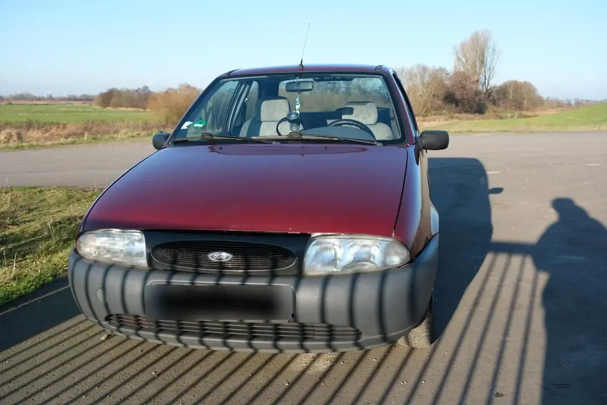 Gebraucht Ford Fiesta 60 PS (44 kW) 1997 Rot Kleinwagen
