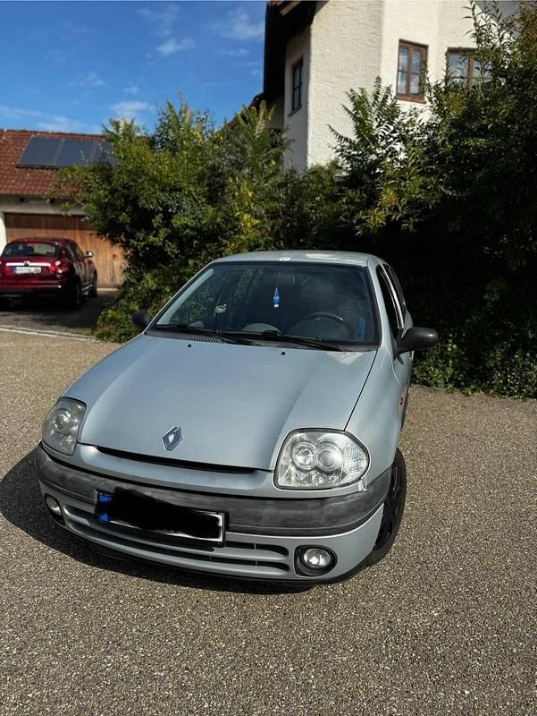 Grau Gebraucht 1999 Renault Clio II Kleinwagen | 1.000 € (Fairer Preis) - Bild 1/4