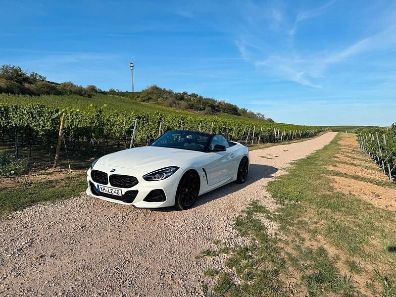 Weiß Gebraucht 2022 BMW Z4 Comfort Edition Cabrio | 42.290 € (Superpreis) - Bild 1/4
