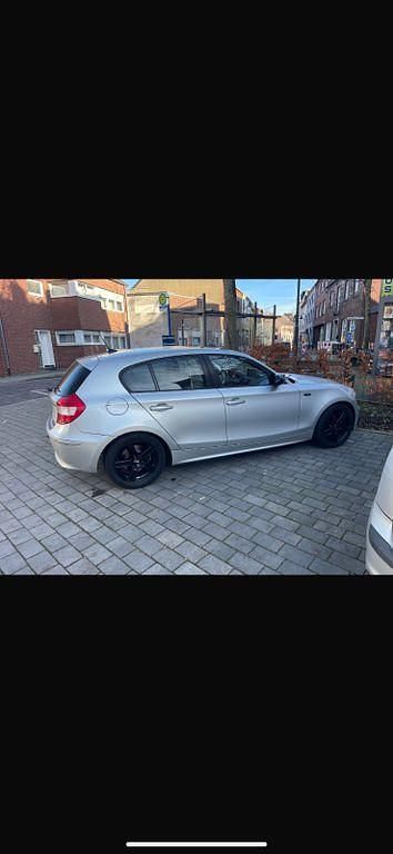 Silber Gebraucht 2004 BMW 120 Kleinwagen | 2.800 € (Fairer Preis) - Bild 1/1