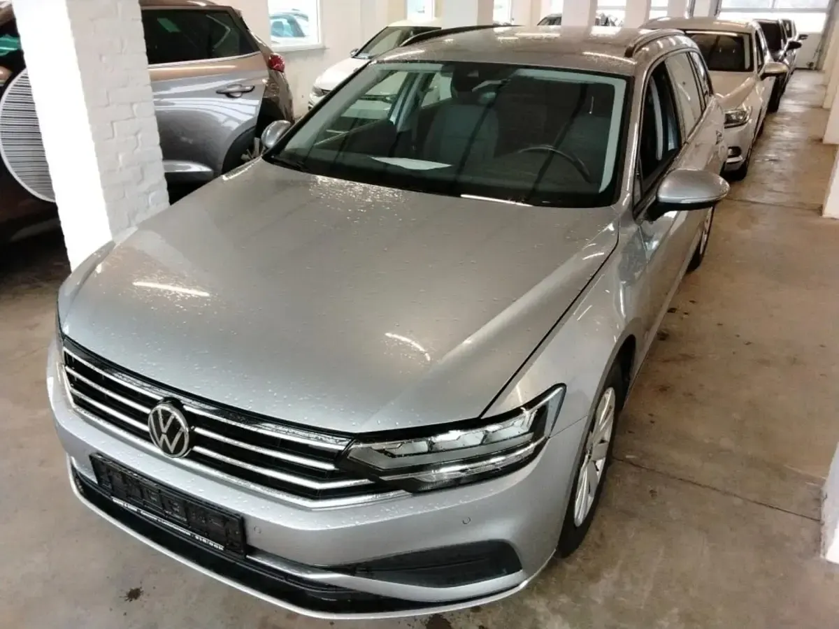 Gebraucht VW Passat Conceptline 150 PS (110 kW) 2022 Silber Kombi