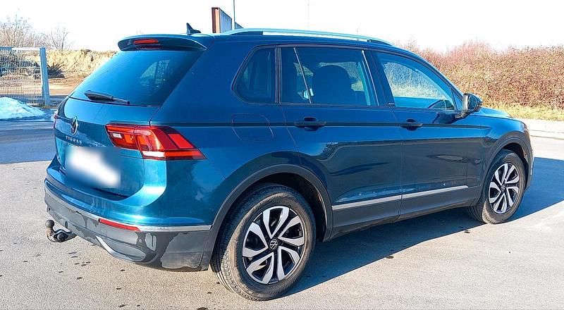 Gebraucht VW Tiguan Active 150 PS (110 kW) 2022 Blau SUV