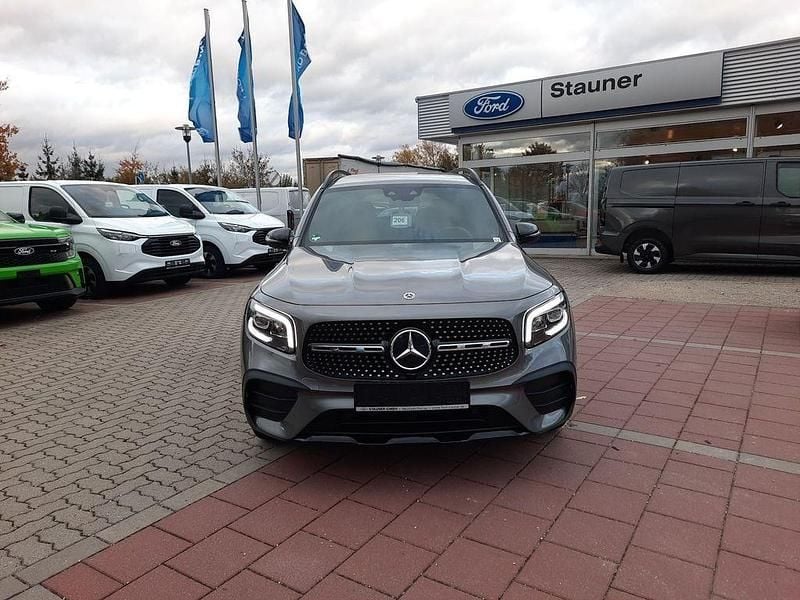 Gebraucht Mercedes GLB200 AMG 163 PS (119 kW) 2023 Mountaingrau  met. (metallic) SUV