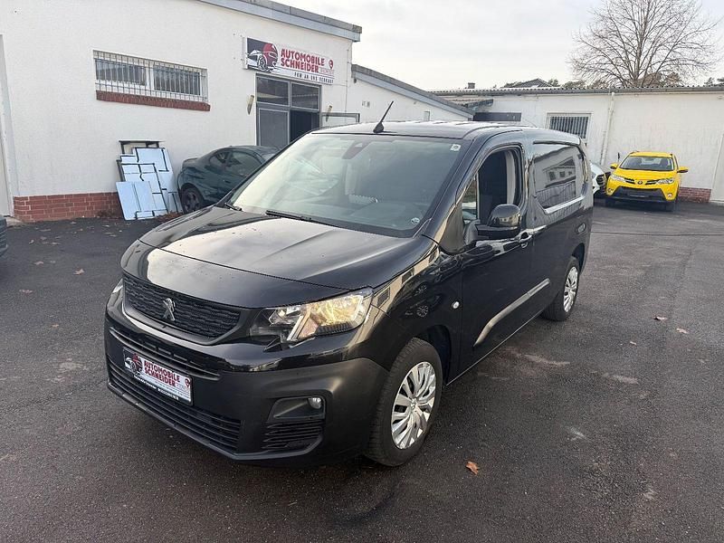 Gebraucht Peugeot Partner 102 PS (75 kW) 2019 Schwarz Van / Kleinbus