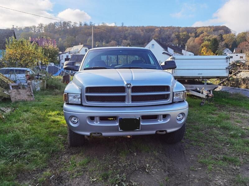 Silber Gebraucht 2001 Dodge Magnum SUV | 10.500 € - Bild 1/4