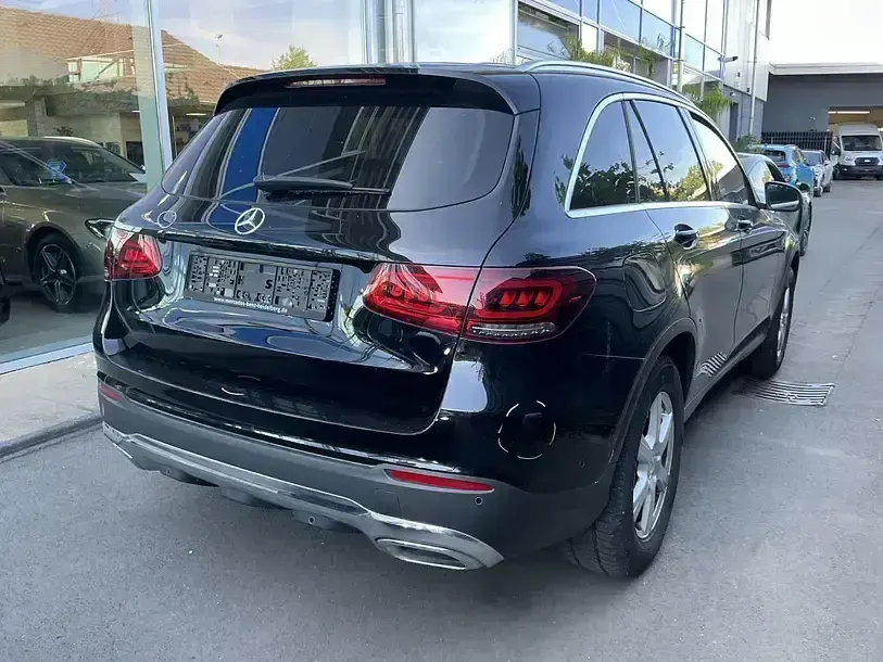 Gebraucht Mercedes GLC220 194 PS (142 kW) 2020 Schwarz schwarz  unilack SUV