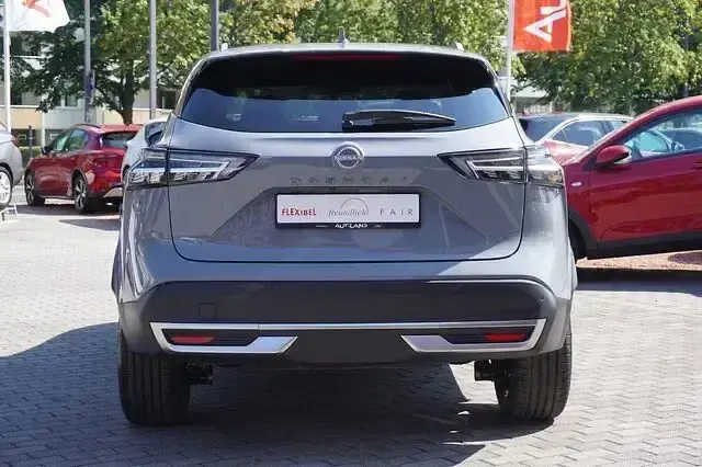 Neu Nissan Qashqai Tekna 158 PS (116 kW) 2026 Grau SUV