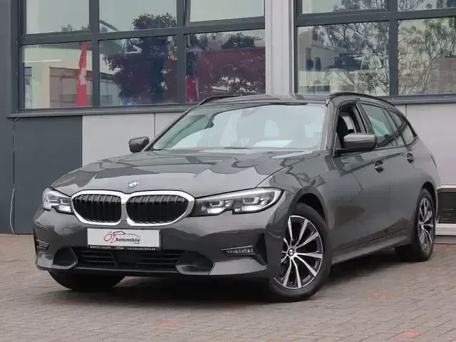 Gebraucht BMW 320 Sport Line 235 PS (172 kW) 2020 Grau Kombi